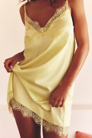 Simone Pérèle Satin Secrets Yellow Nightdress